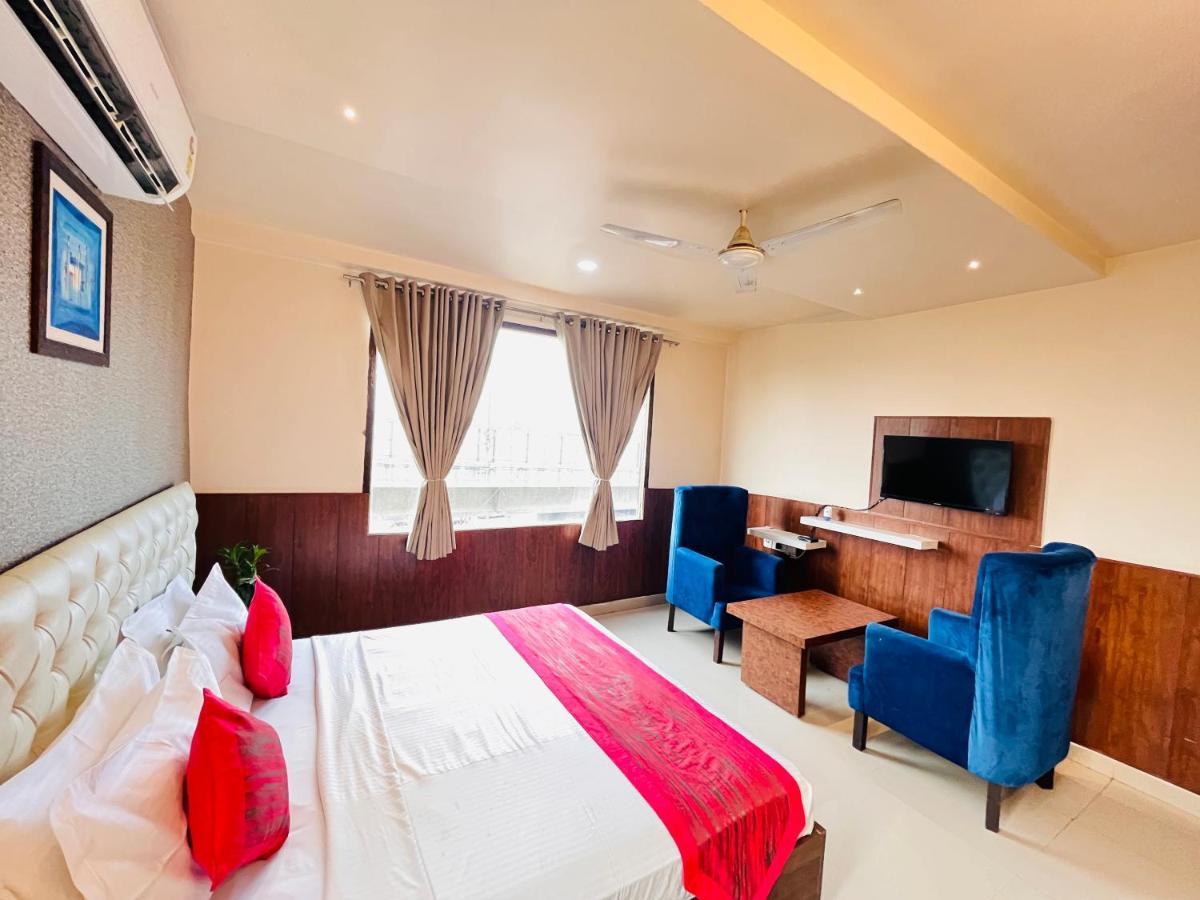 Hotel The Leaf - Gomti Nagar Lakhnaú Exteriér fotografie