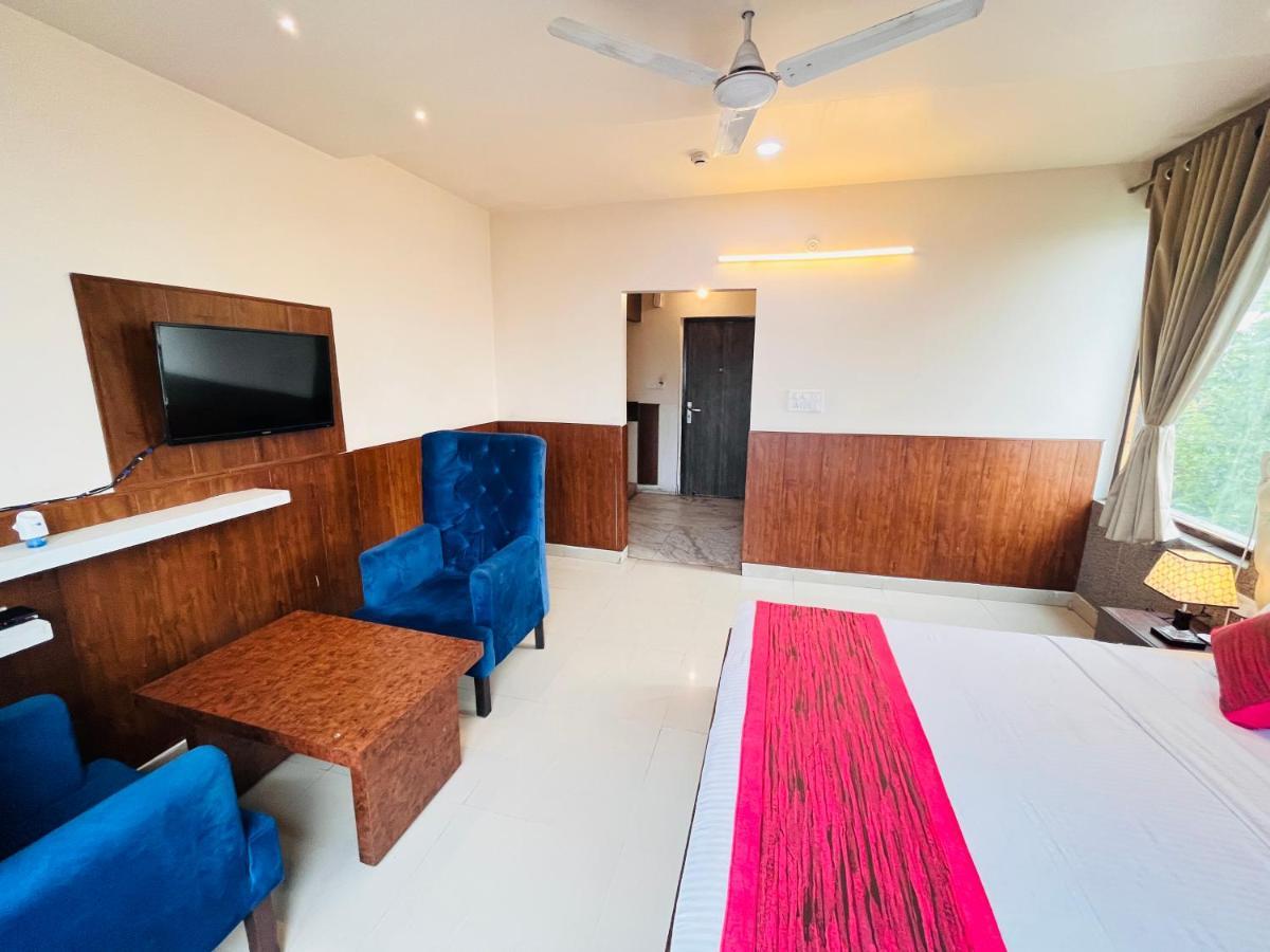 Hotel The Leaf - Gomti Nagar Lakhnaú Exteriér fotografie