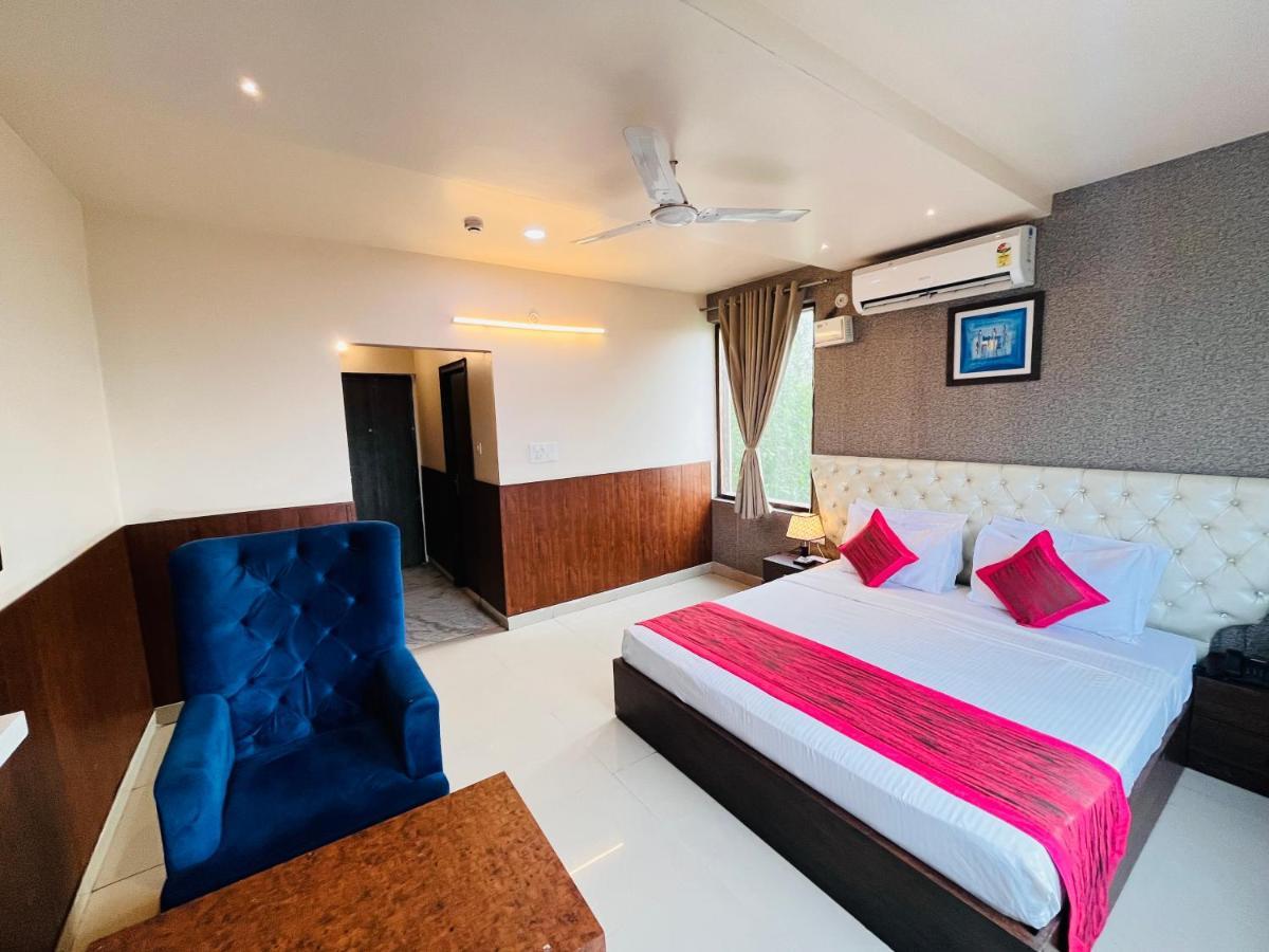 Hotel The Leaf - Gomti Nagar Lakhnaú Exteriér fotografie